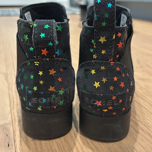 Sorel Emelie Suede Waterproof Chelsea Stars Ankle Boots Girls Size 1 - Picture 2 of 5